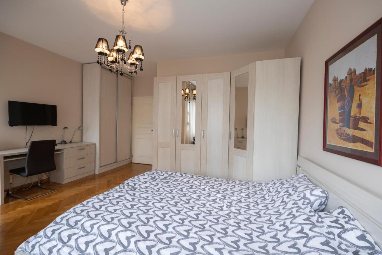 Center Lux Ii Apartment *